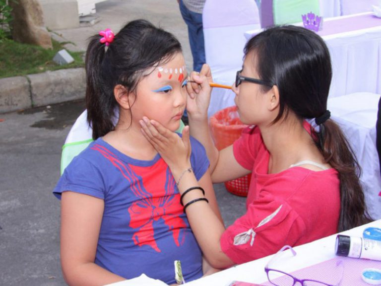 Dịch vụ vẽ mặt 3D tại Cầu Giấy – thêm phần vui nhộn mỗi dịp đặc biệt Dịch vụ vẽ mặt 3D tại Cầu Giấy – thêm phần vui nhộn mỗi dịp đặc biệt