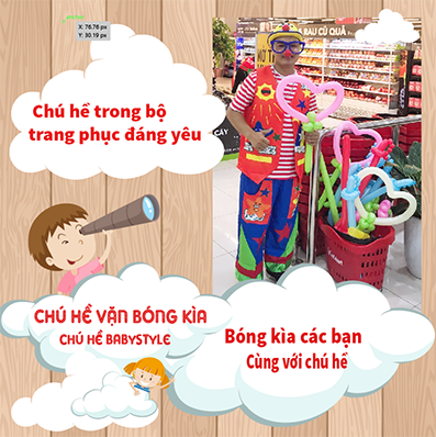 Chú hề vặn bóng trong trang phục thu hút các bạn nhỏ cùng bóng bay